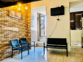 My Little Apartment Close Rustaveli Metro Station